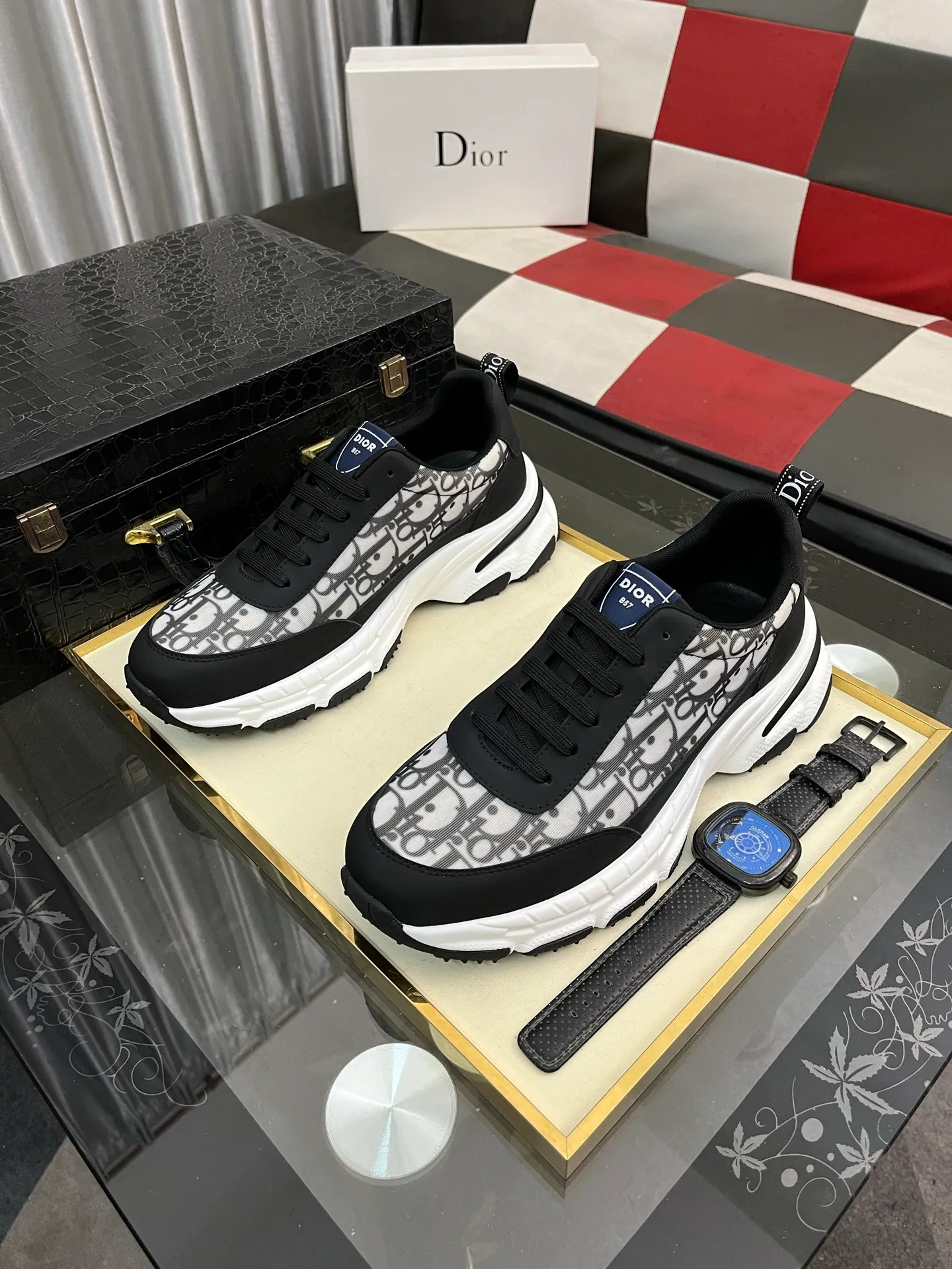 Men's men's shoes 💰458⌚️⌚️[Dior] 25ss new product B01 moral training shoes. The toe size design is a bit wider. The upper foot comfort is perfect. The threads are beautiful. Perfectly adaptable to trousers. Decorated with various classic details. Ideal for daily styling. Can be matched with various casual items to create exquisite looks. Fabric: top layer cowhide/lining sheepskin TPU original outsole Code number: 38-442️⃣Colors available